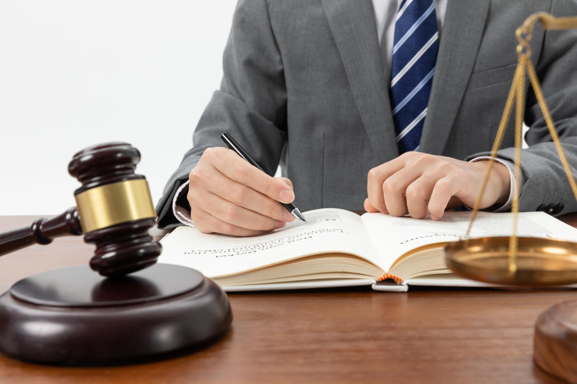 Law img